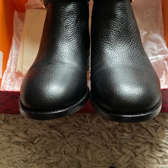 Tory Burch Brooke Ankle Bootie - Picture 6 of 12